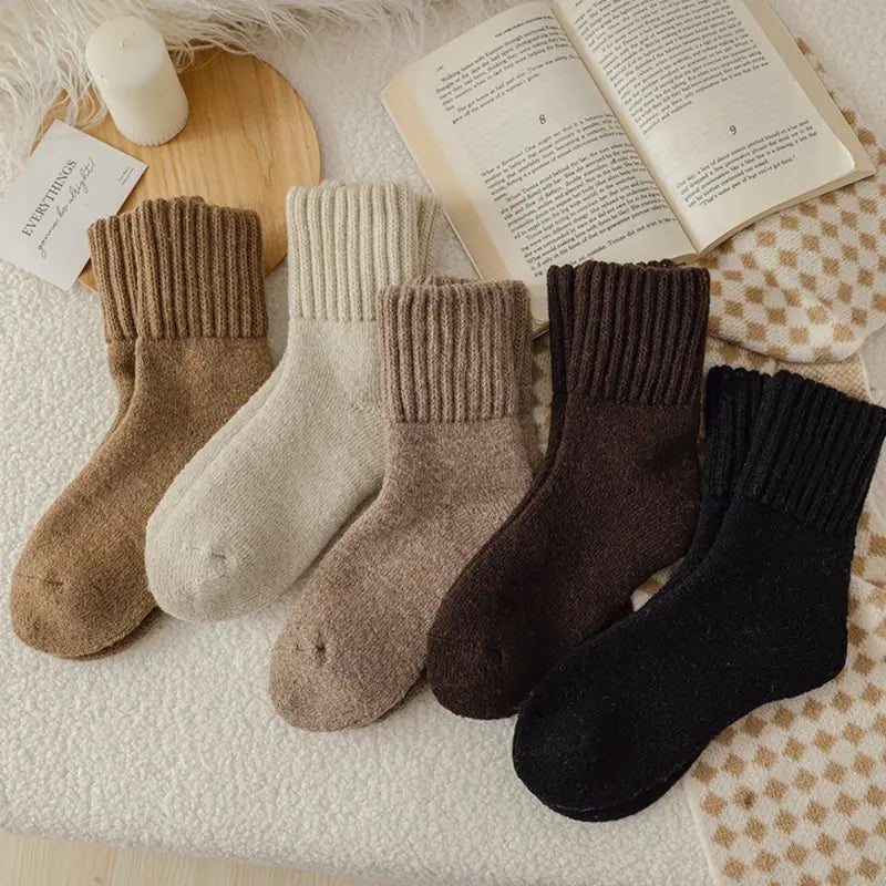 5 Pairs Women's Classical Mid-Calf Polyester Knitting Socks 🧦