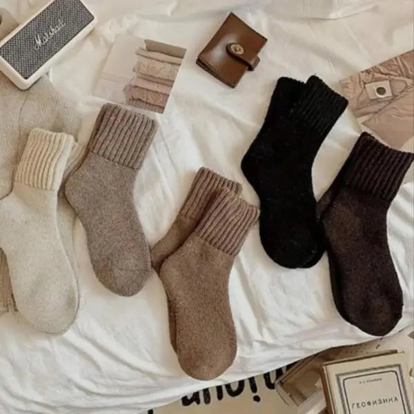 5 Pairs Women's Classical Mid-Calf Polyester Knitting Socks 🧦